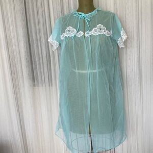 REDUCED 🌺 Vintage 60’s Vanity Fair for Eaton, nylon sheer! Size M